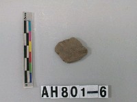 藏品(灰色細砂陶片)的圖片